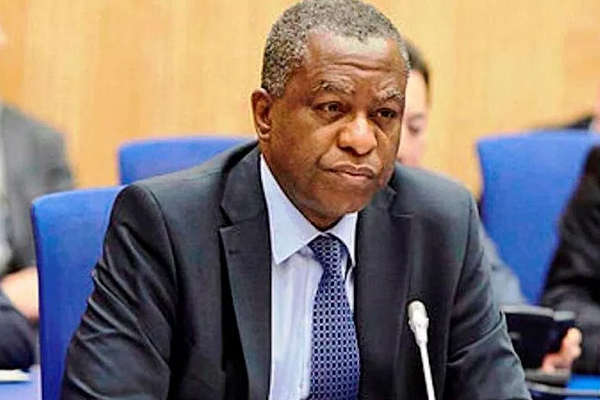 FG Rules Out Air, Reveals 'Only Viable Way' To Evacuate Stranded Nigerians From Sudan