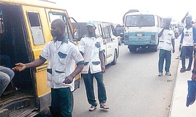 Commercial Bus Drivers Stay Off Lagos-Badagry Road Over Alleged Extortion, Manhandling By 'Agberos