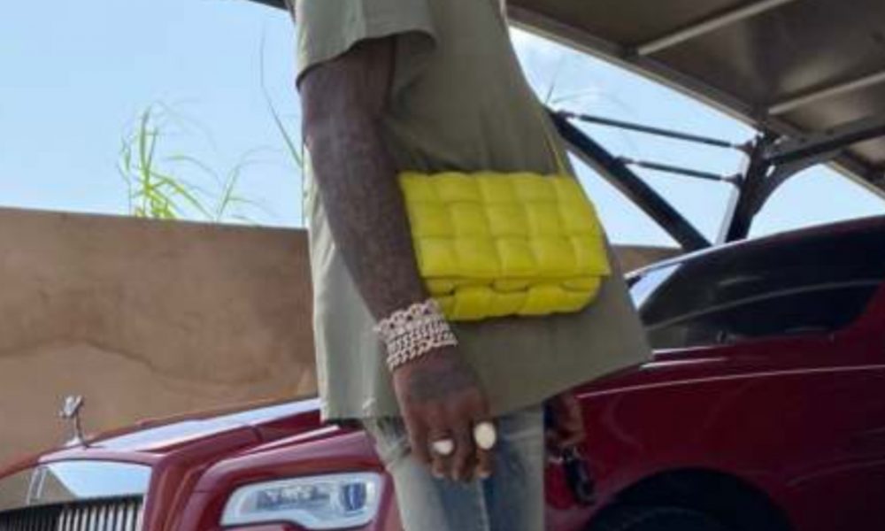 Burna Boy Mocked Over His New Women’s Handbag