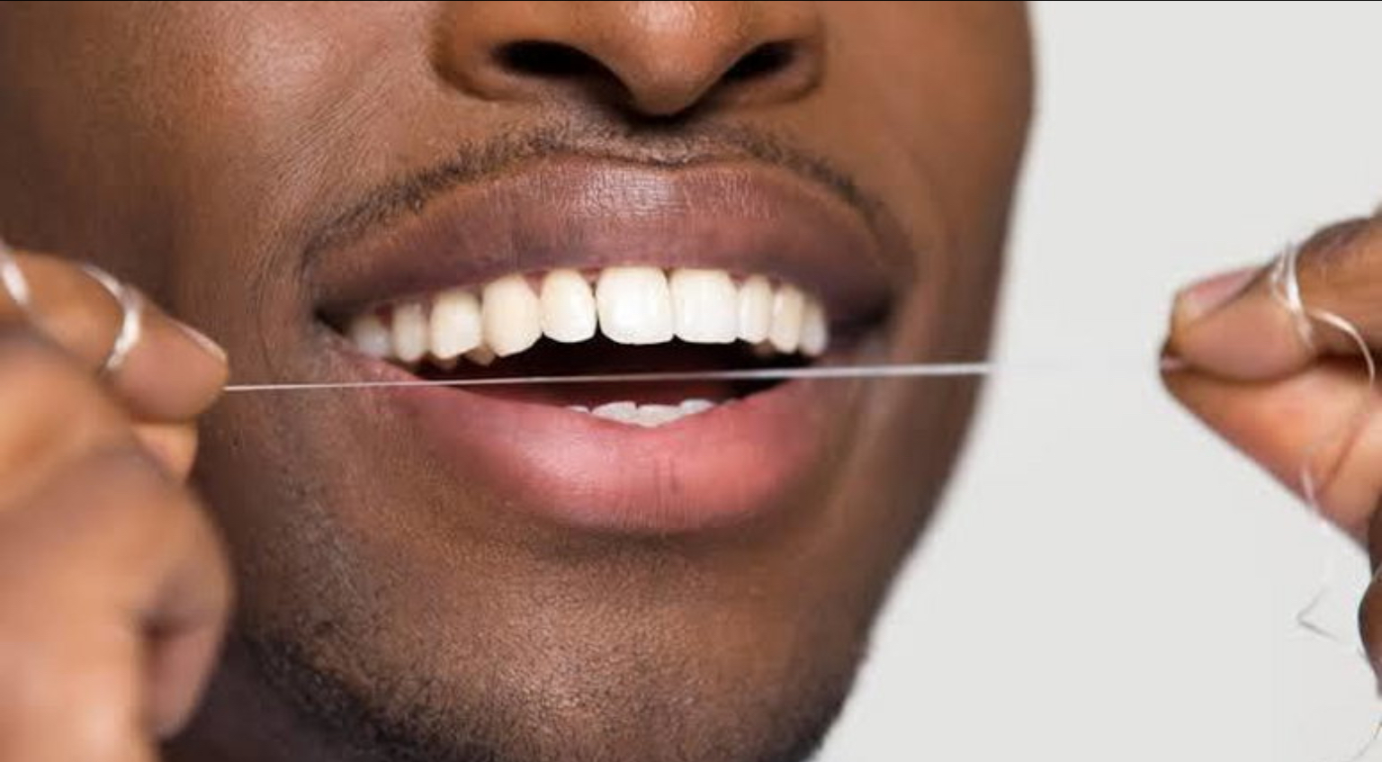 5 Natural Ways To Make Your Teeth White And Shiny