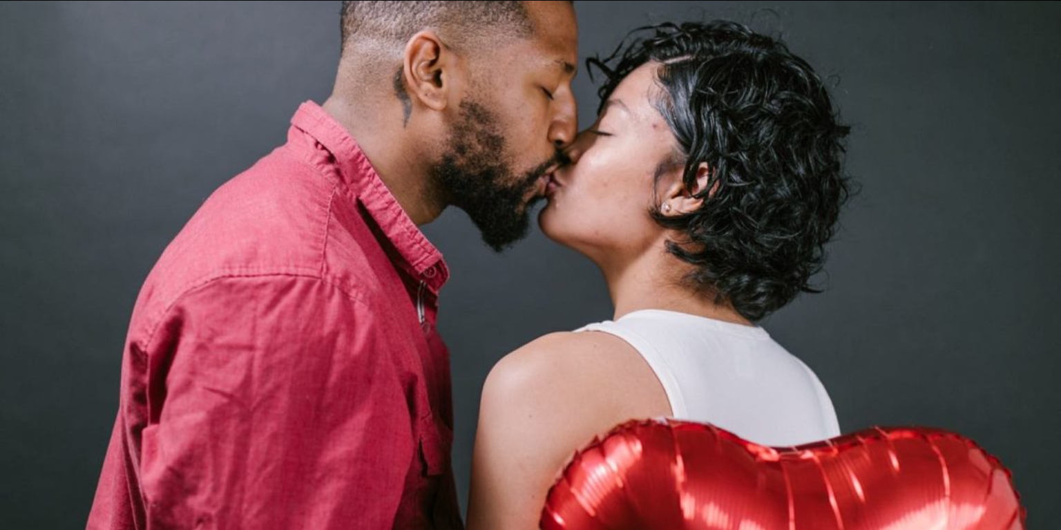 6 Signs You Are Dating A Married Man