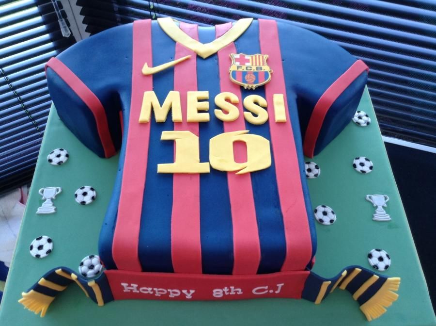 As Contract Expires, FC Barcelona Send Birthday Cake To ...