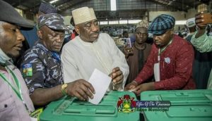 Police voting APC