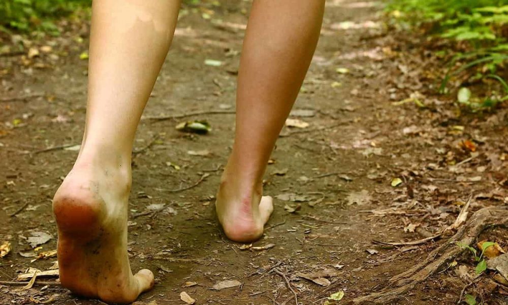 benefits of walking barefoot