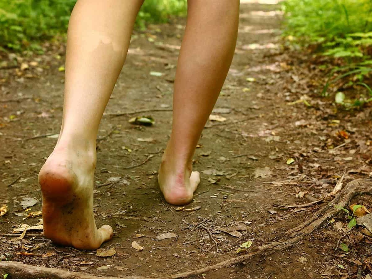 benefits of walking barefoot