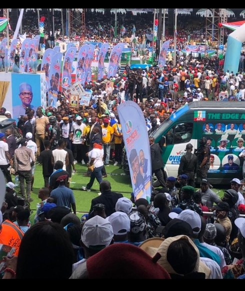 Lagos APC rallies gridlock