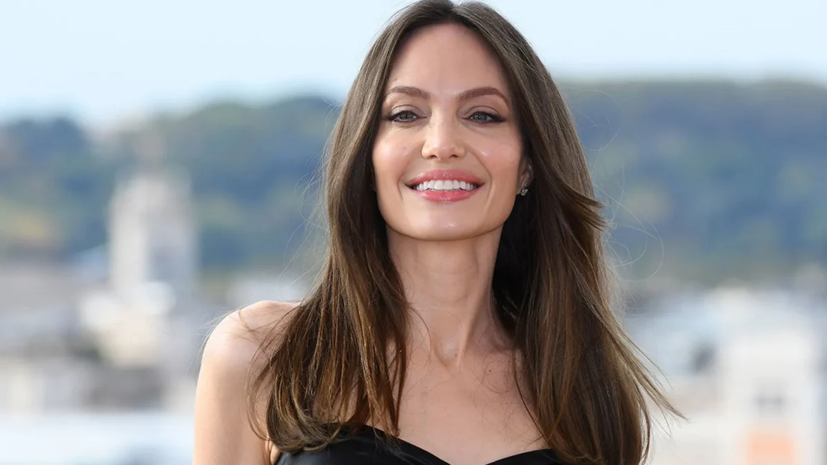 Angelina Jolie sex