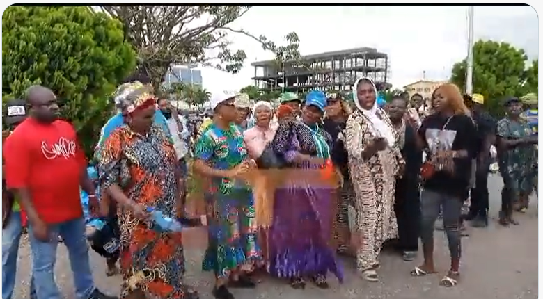 Supporters Tinubu Lagos Airport
