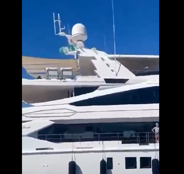 Tinubu yacht in France