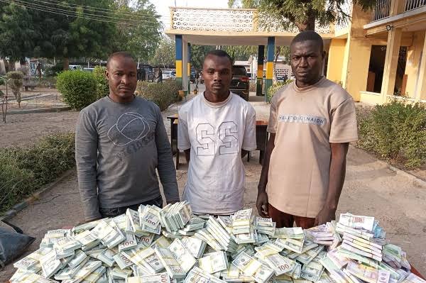 Police arrest three counterfeit currencies