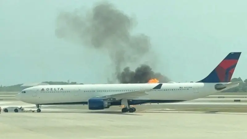 Plane Tarmac 282 Passengers Fire