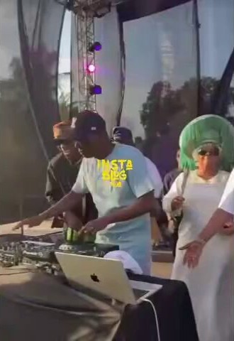Nigerian Governor Sanwo-Olu DJ